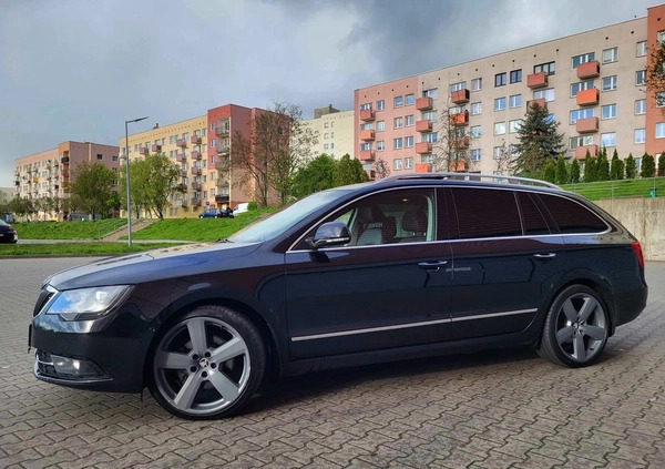 Skoda Superb cena 40900 przebieg: 300000, rok produkcji 2014 z Kórnik małe 301